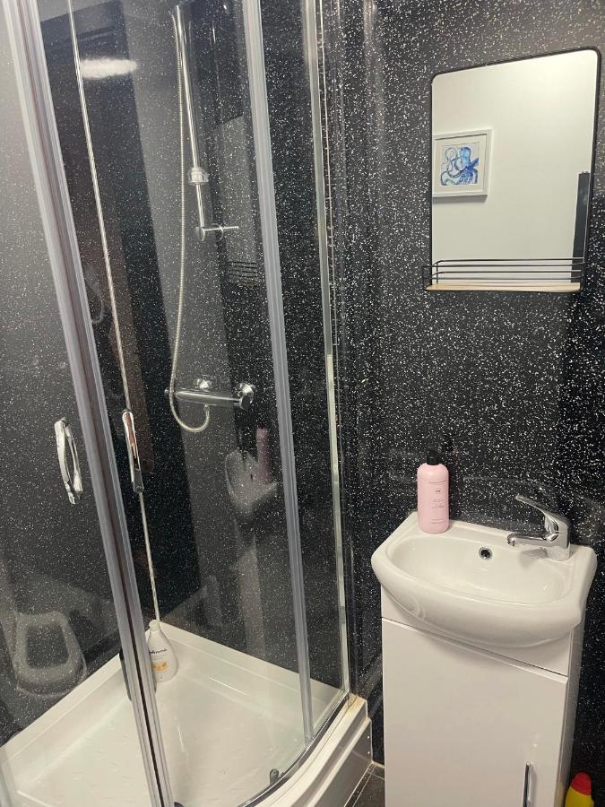 Elegant Studio1 Netflix Bathroom Close To Beach Swansea Extérieur photo